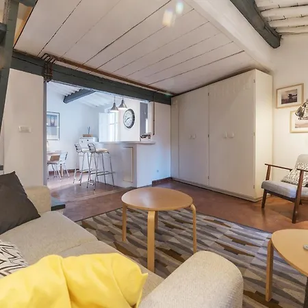 Guesthost - Charming Loft Navona Daire Roma