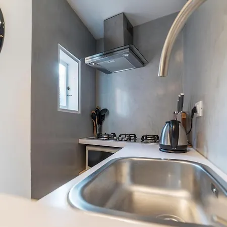 Guesthost - Charming Loft Navona Apartmán